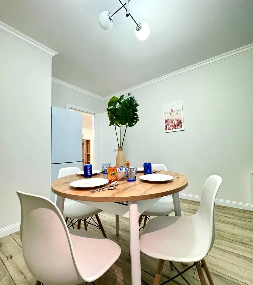 Qonaq Apartments 4You 204 Almaty 0*,